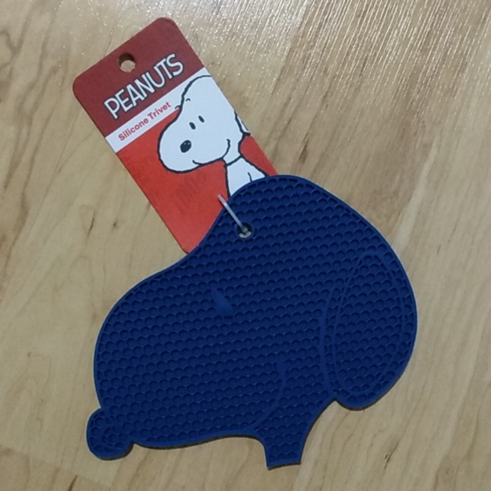 New Peanuts Snoopy Kitchen Silicone Trivet Blue